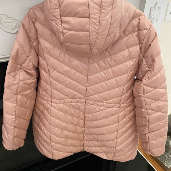 Gallery hooded packable puffer jacket - Picture 5 of 9